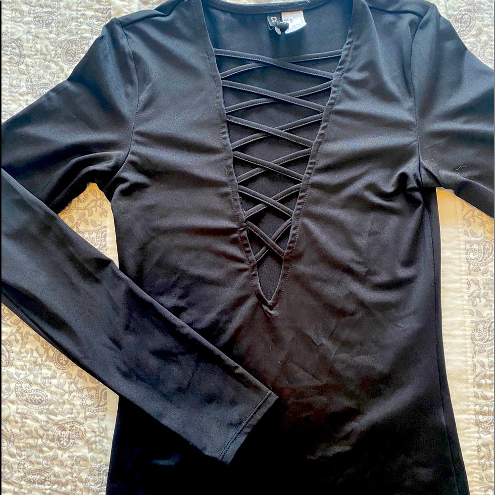 Deep V cris cross stretch top